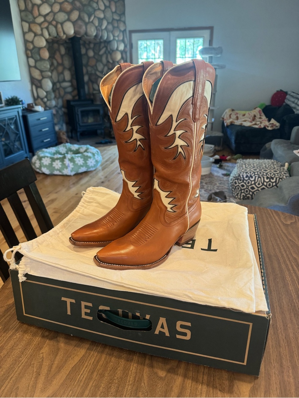 Tecovas Pecan and Bone Annie’s Size 9